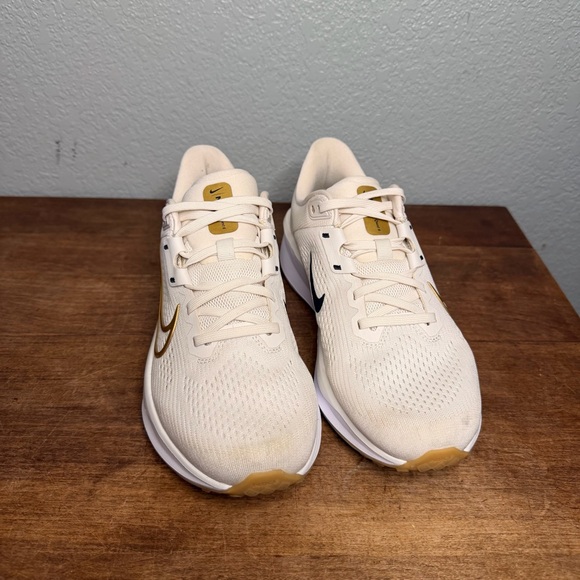 Nike Women's Quest 6 Running Gold and White  Shoes - Picture 2 of 9